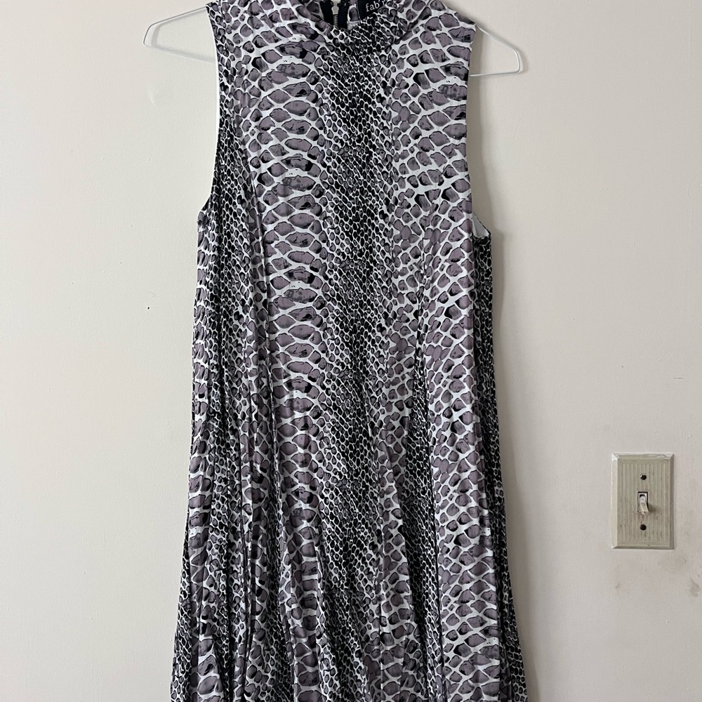 Sleeveless Black and Gray Dress